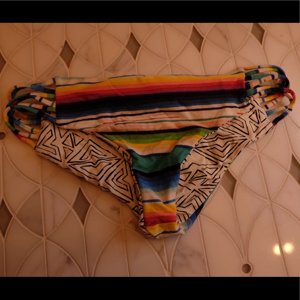 BILLABONG reversible cheeky bikini bottom